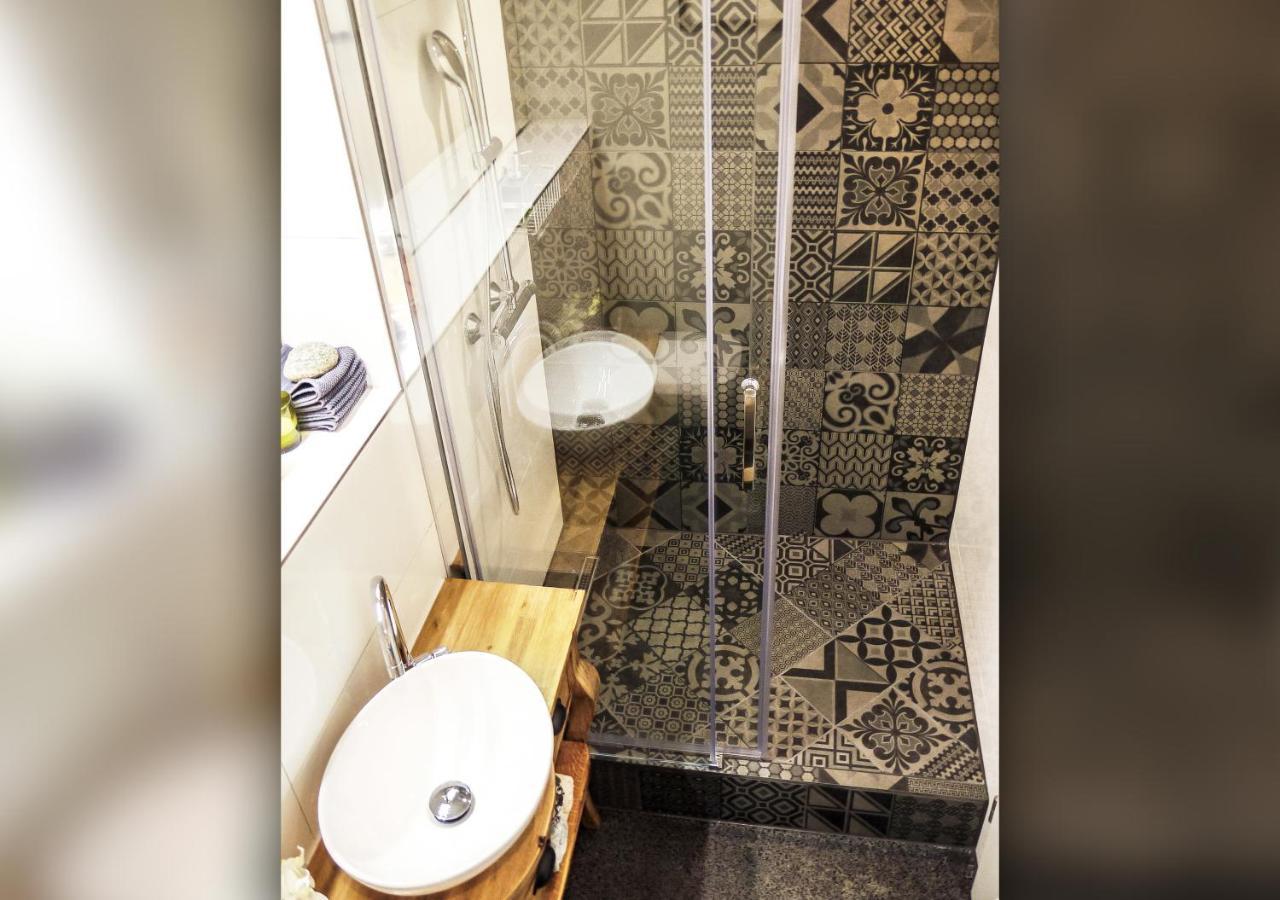 Comfort And Style In City Center With Ensuite Bathroom On Schaafenstrasse Köln Eksteriør billede